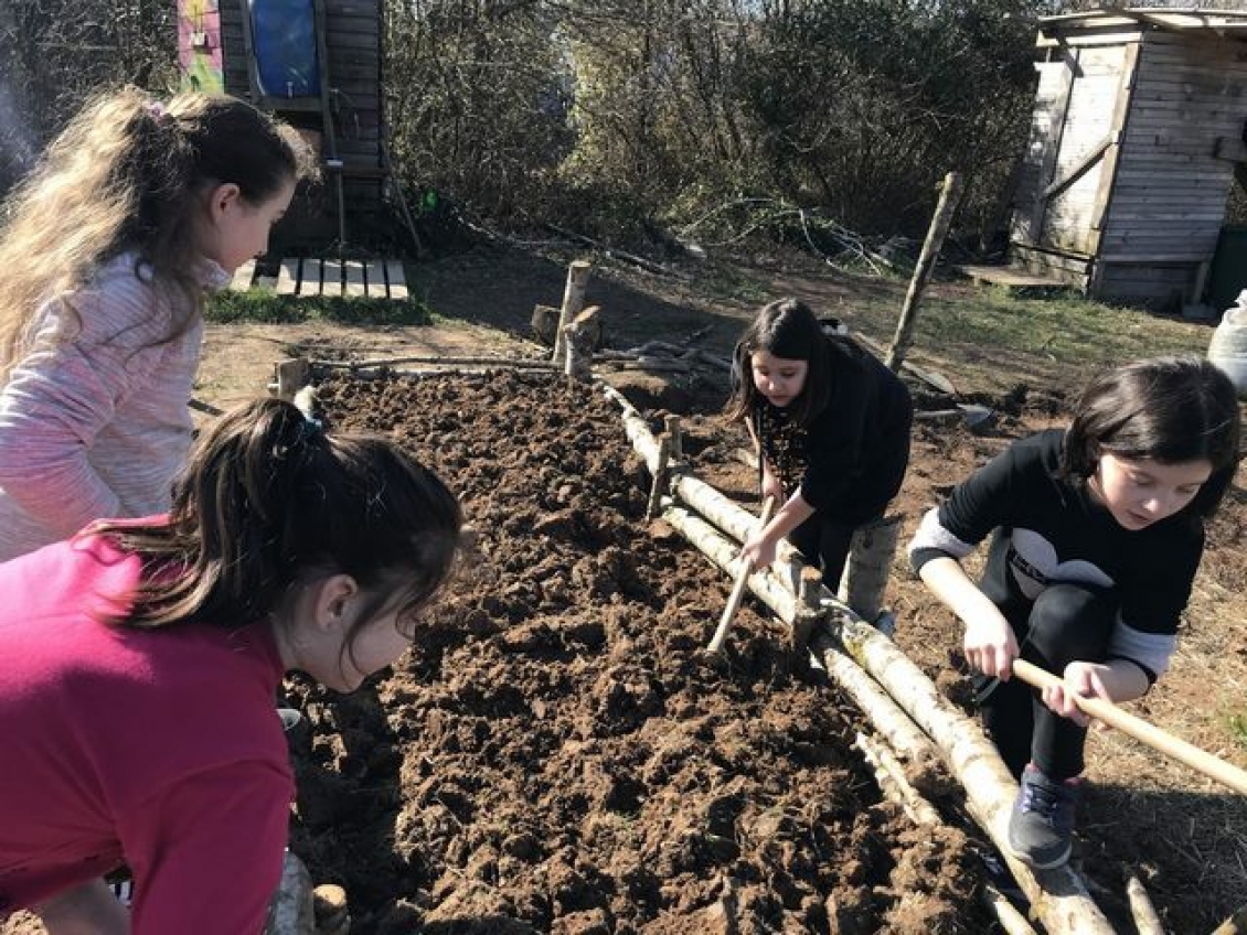 Serbest Gezen bir Okul - Sultan Çiftçiliği İlköğretim Okulu 3. Sınıflar - Rüzgar ve Çamur